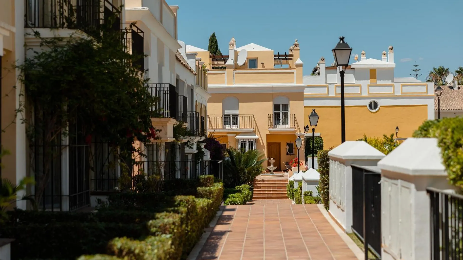 Semesterbostad Holiday House Next To The Beach In Las Dunas, Bahia De Marbella